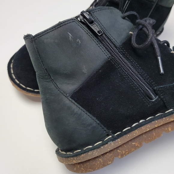 Clarks Collection | Tamitha Key Black Ankle Chukka Boots Size 7 - Picture 8 of 12